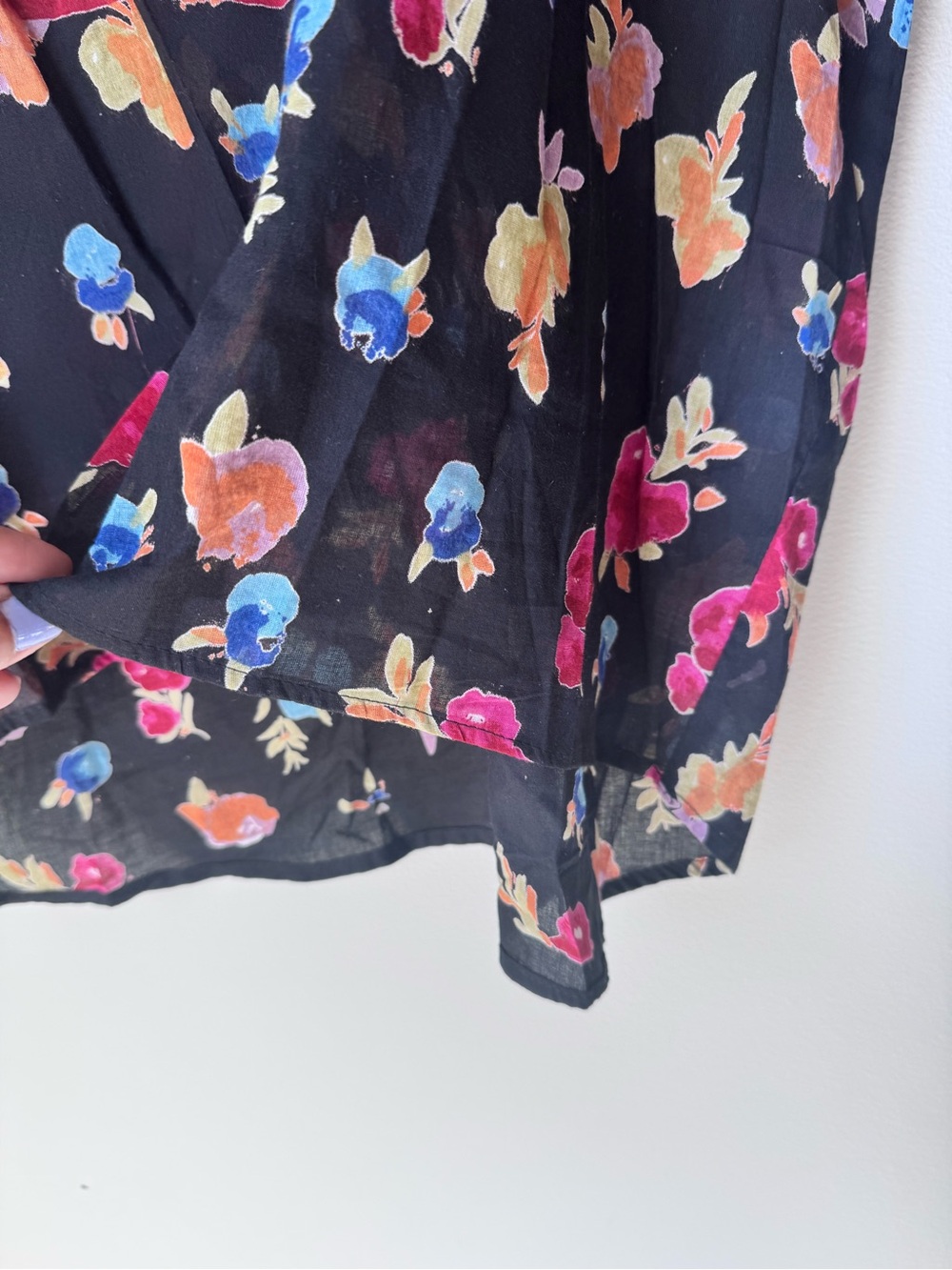 Nostalgia Black high low %100 cotton Top Multicolor Floral & black embroidery - Picture 6 of 14